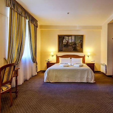 Art Hotel Academy Dnyipropetrovszk Kültér fotó