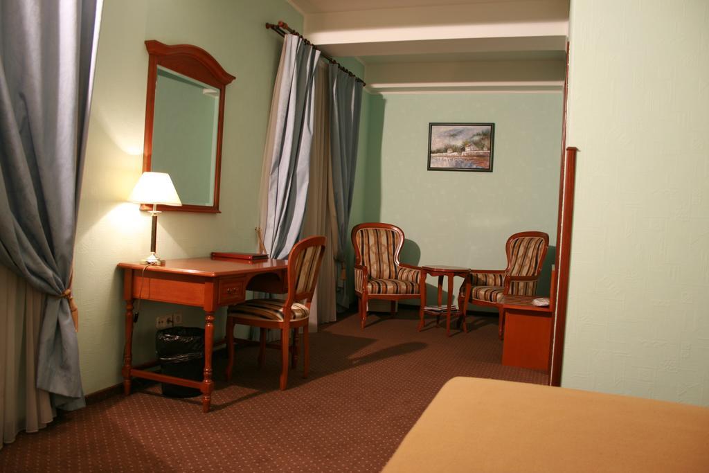 Art Hotel Academy Dnyipropetrovszk Kültér fotó
